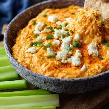 Crock Pot Buffalo Chicken Dip
