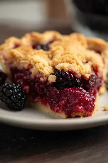 Blackberry Crumble Pie