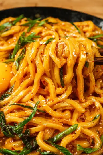 Creamy Gochujang Udon Noodles