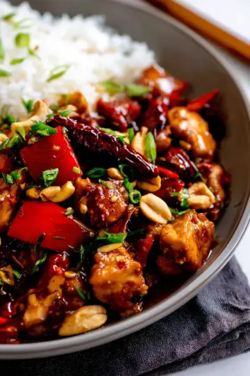 Slow Cooker Kung Pao Chicken (Easy Recipe)